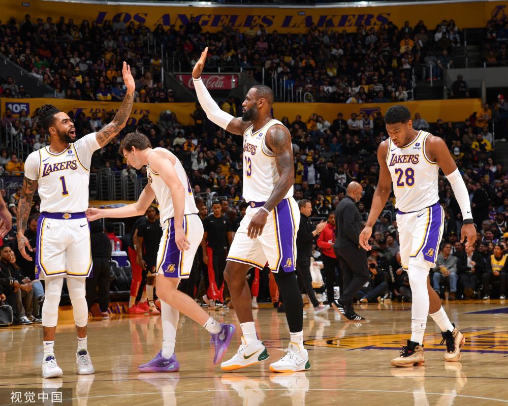 这位闪耀的 这位闪耀的